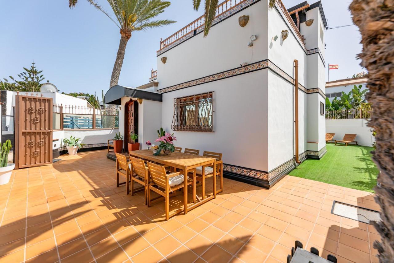 Villa Corralejo Bay Beachfront Corralejo By Holidays Home المظهر الخارجي الصورة