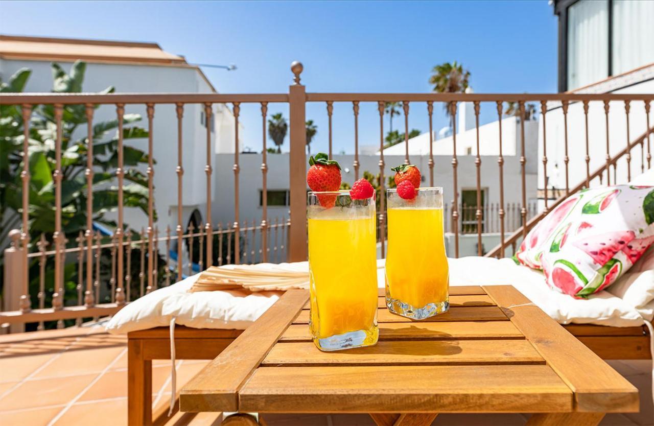 Villa Corralejo Bay Beachfront Corralejo By Holidays Home المظهر الخارجي الصورة