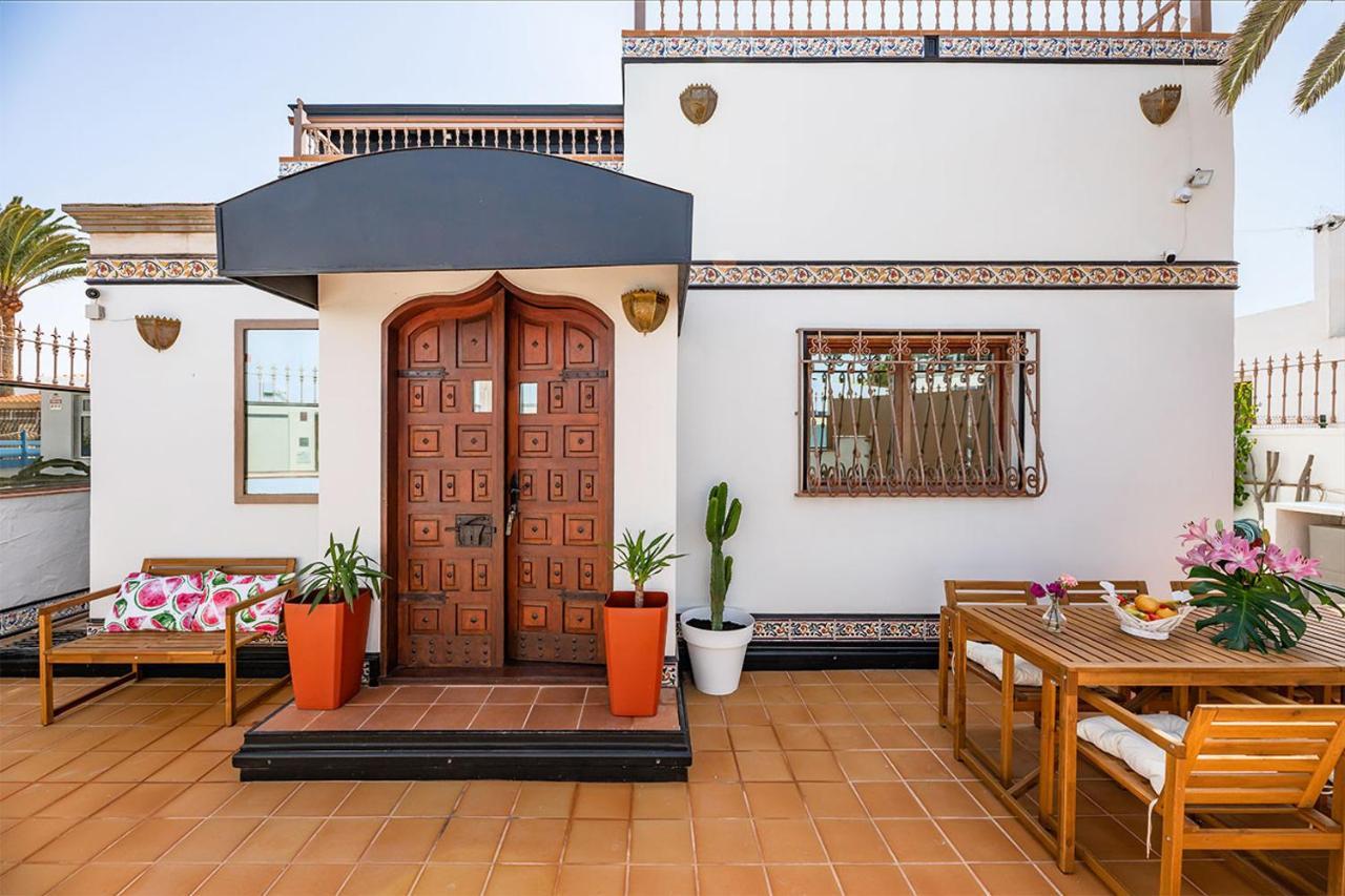 Villa Corralejo Bay Beachfront Corralejo By Holidays Home المظهر الخارجي الصورة